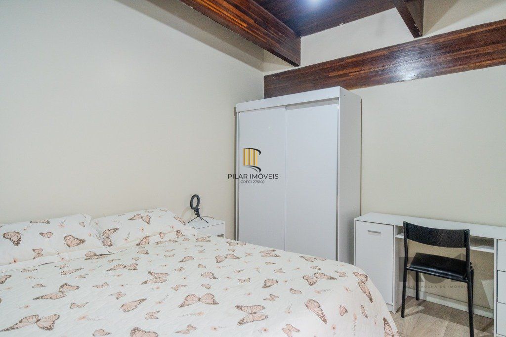 Casa 4 dormitórios no bairro Nonoai
