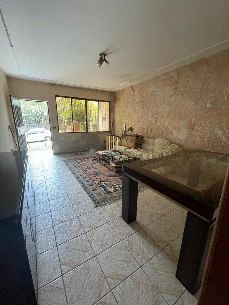 Casa 3 dormitórios no bairro Chácara das Pedras