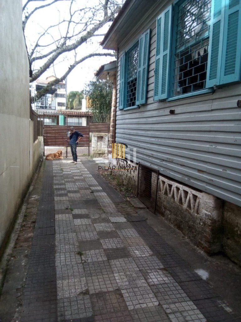 Casa para Venda - 300m², 2 dormitórios, 3 vagas - Teresópolis