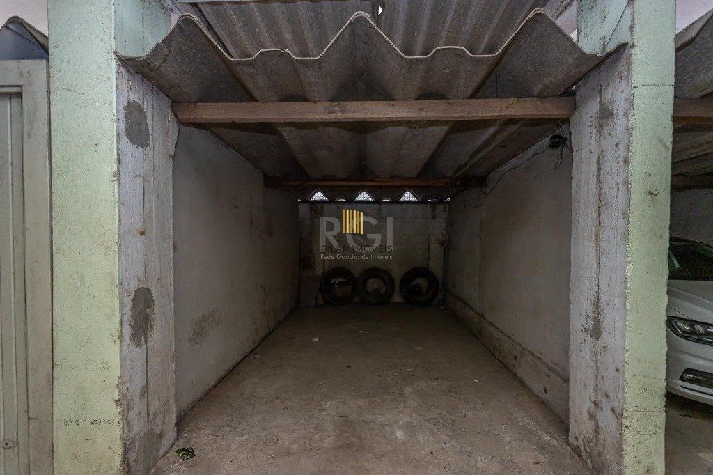 Cobertura de 140m² - 3 dormitórios, 2 banheiros, terraço com churrasqueira e 1 vaga de garagem no Bom Jesus