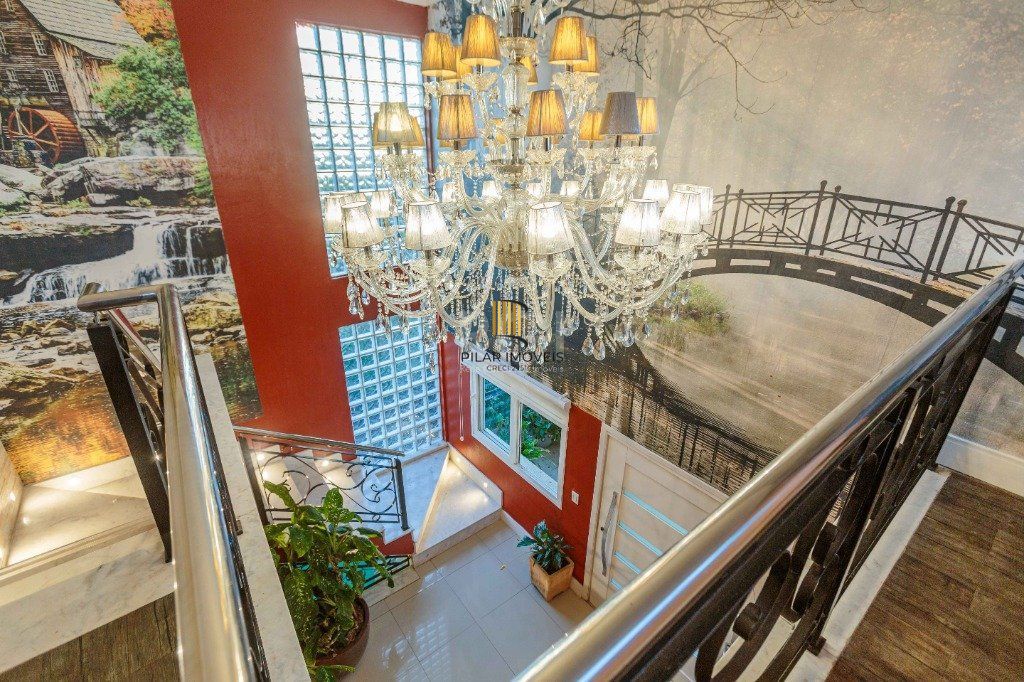 Casa de 498m², bairro Teresópolis