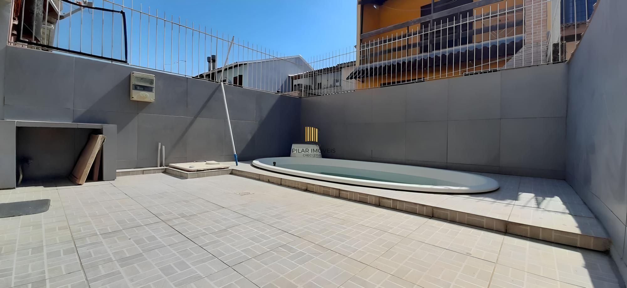 Casa com 3 dormitórios no bairro  Aberta dos Morros - Porto Alegre