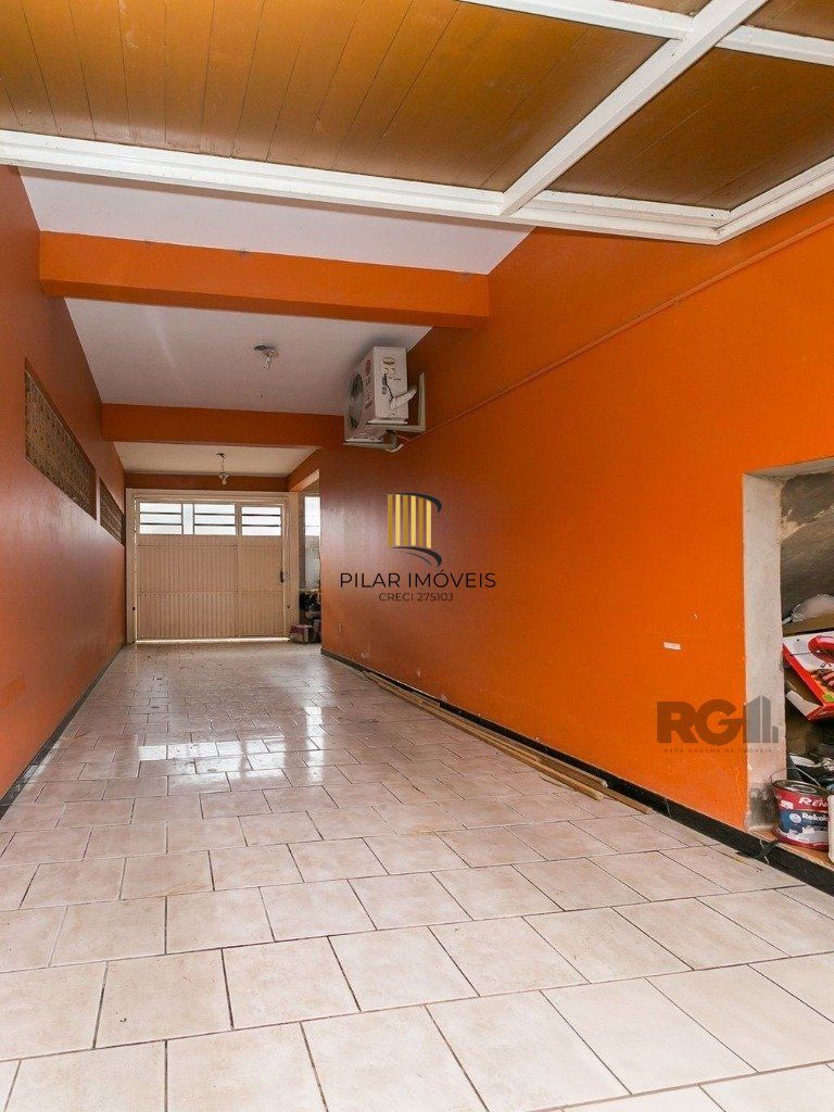 Casa de 3 dormitórios,  no bairro Campo Novo