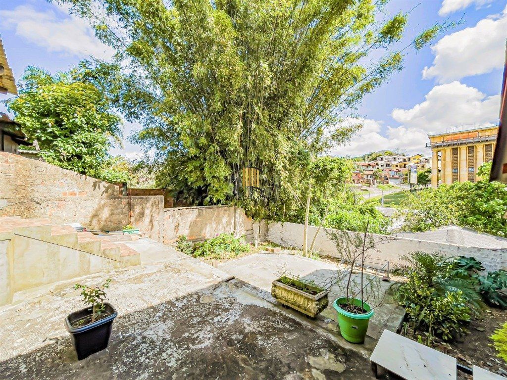 Casa para Venda - 272.24m², 3 dormitórios, sendo 1 suites, 4 vagas - Vila Jardim