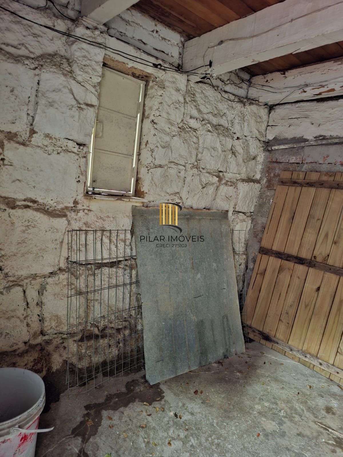 Casa 2 dormitórios no bairro Glória