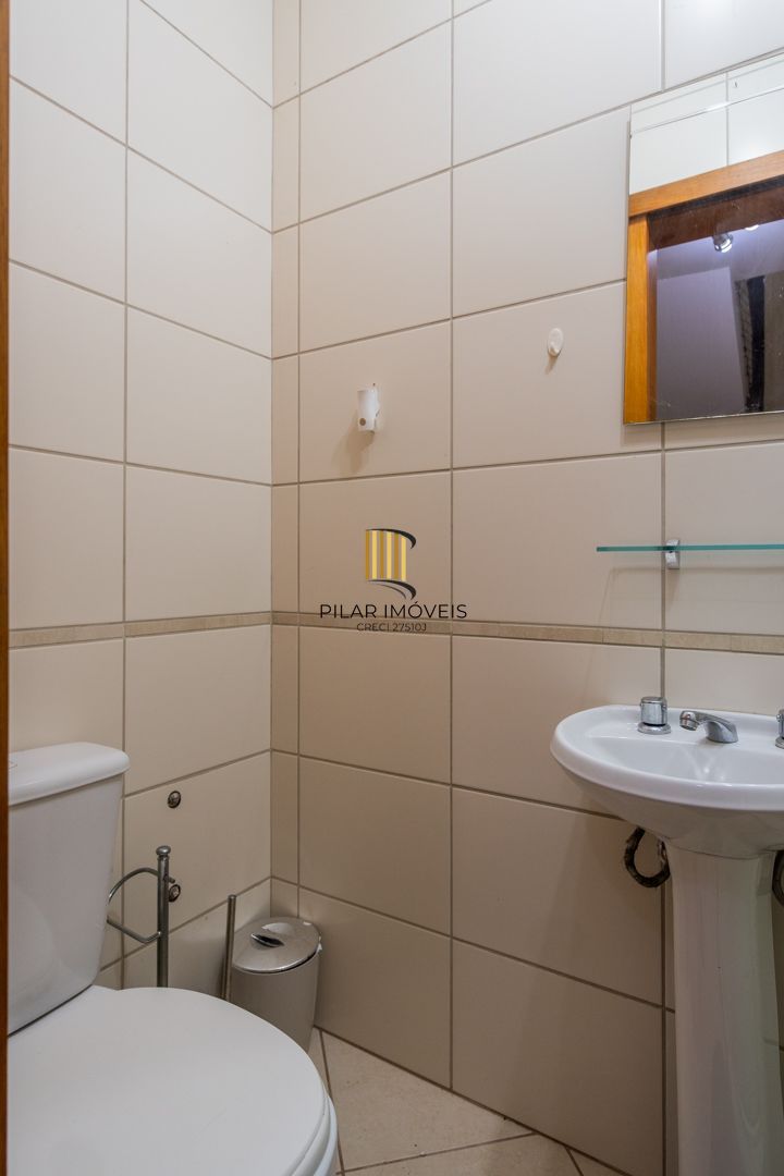 Casa em condomínio de 105m² - 2 dormitórios e 1 vaga no bairro Guarujá