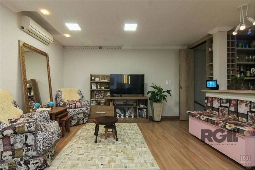 Casa de 285m² - 4 dormitórios, 4 vagas no bairro Bom Jesus