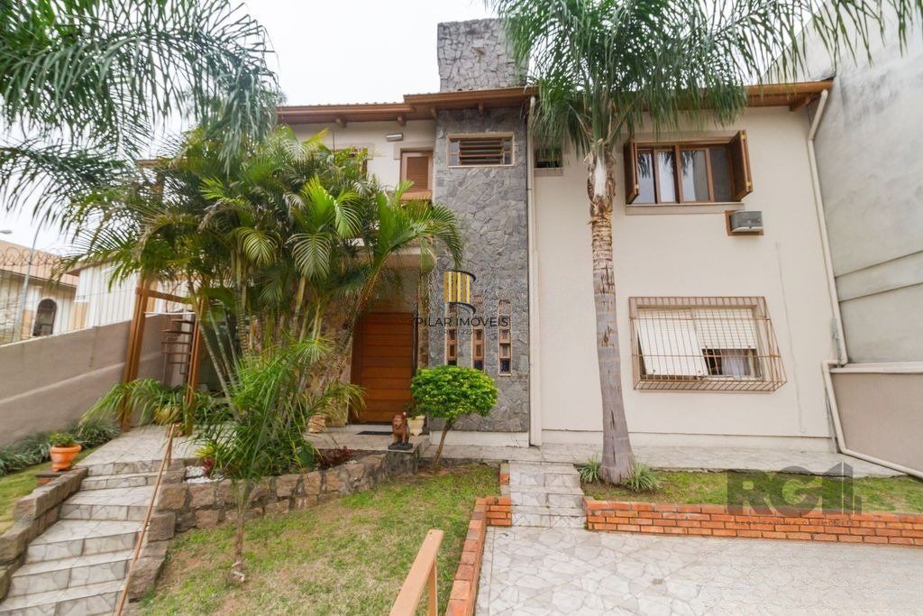 Casa 4 dormitórios no bairro Espírito Santo