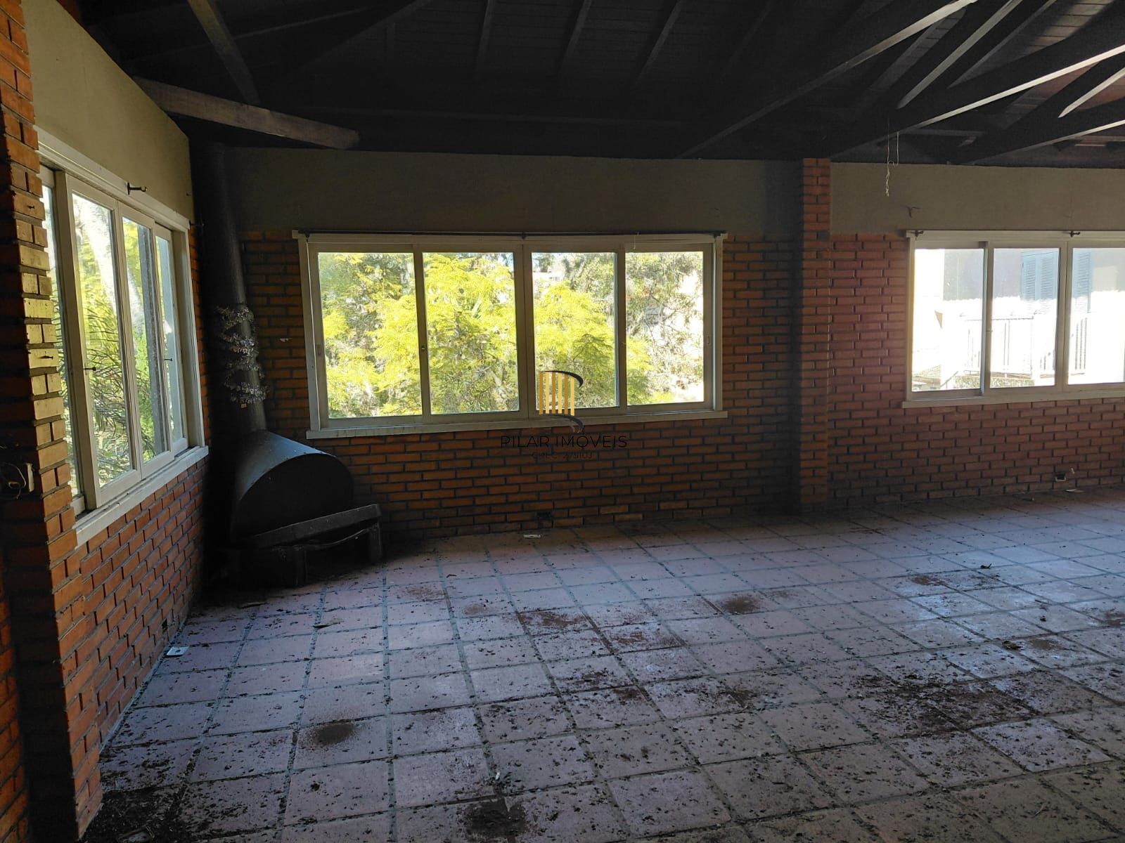 Ampla casa com pátio Bairro Teresópolis