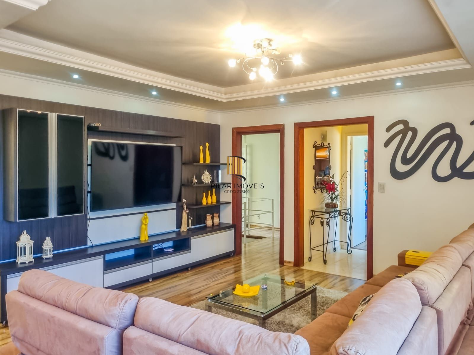 Casa Térrea 280 m²  em Teresópolis – 4 Dorms, Escritório e Edícula