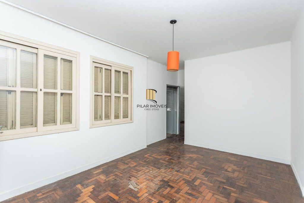 Apartamento com 2 quartos e 65m² à venda em Azenha, Porto Alegre.