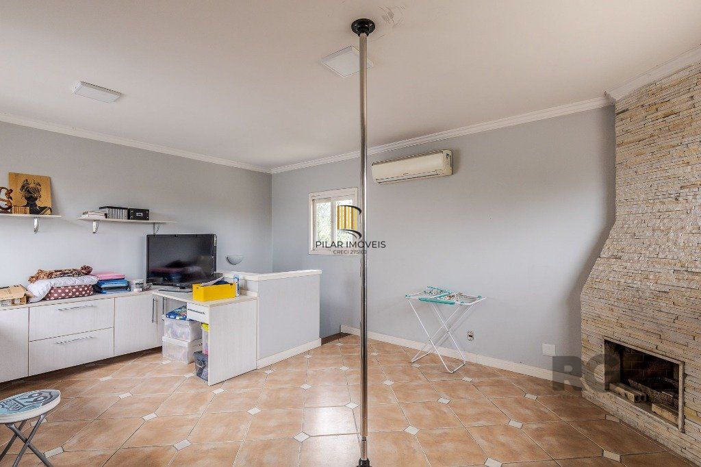 Casa de Condomínio 3 dormitórios no bairro Jardim Itu