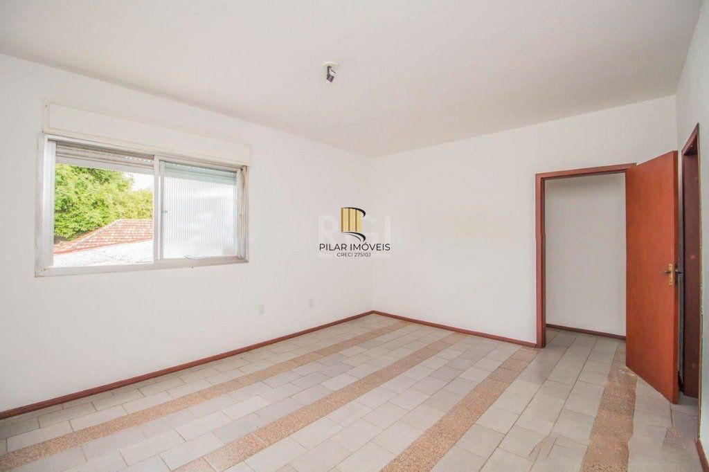 Casa para Venda - 440m², 3 dormitórios, sendo 2 suites, 2 vagas - Cidade Baixa