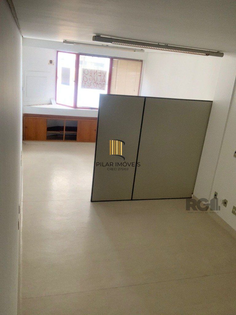 Sala comercial de 36m² no bairro Menino Deus