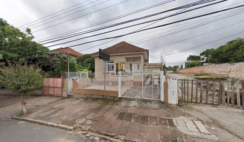 Casa para Venda - 200m², 8 dormitórios, 5 vagas - Teresópolis - Pilar Imóveis