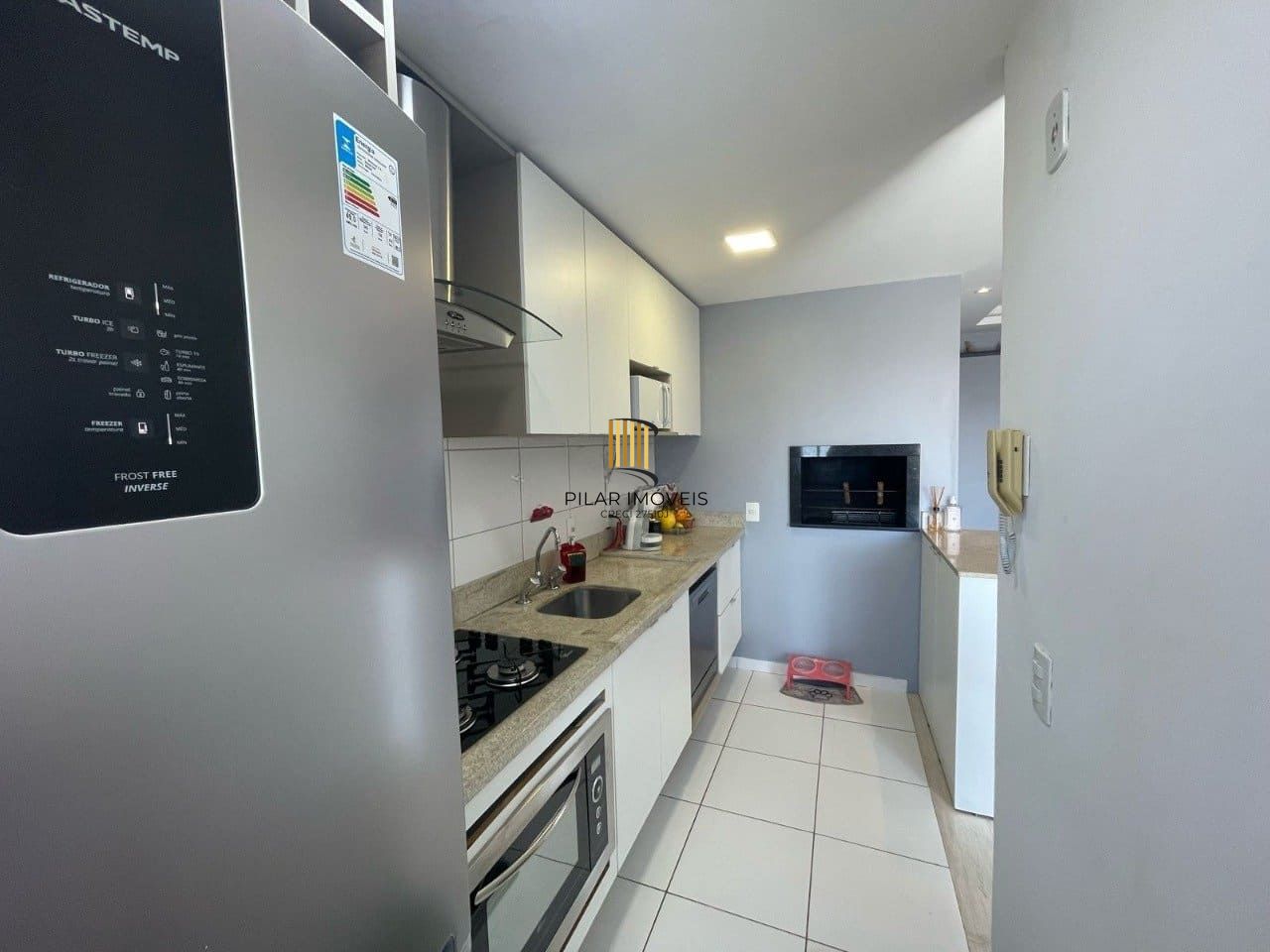 Apartamento de 2 dormitórios à venda em São Geraldo, Porto Alegre.