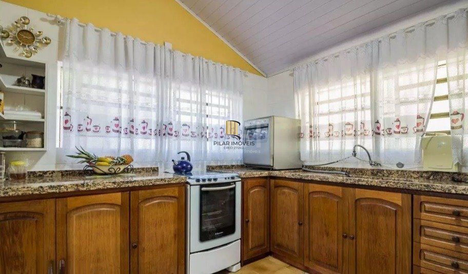 Casa para Venda - 294.4m², 4 dormitórios, sendo 2 suites, 2 vagas - Nonoai