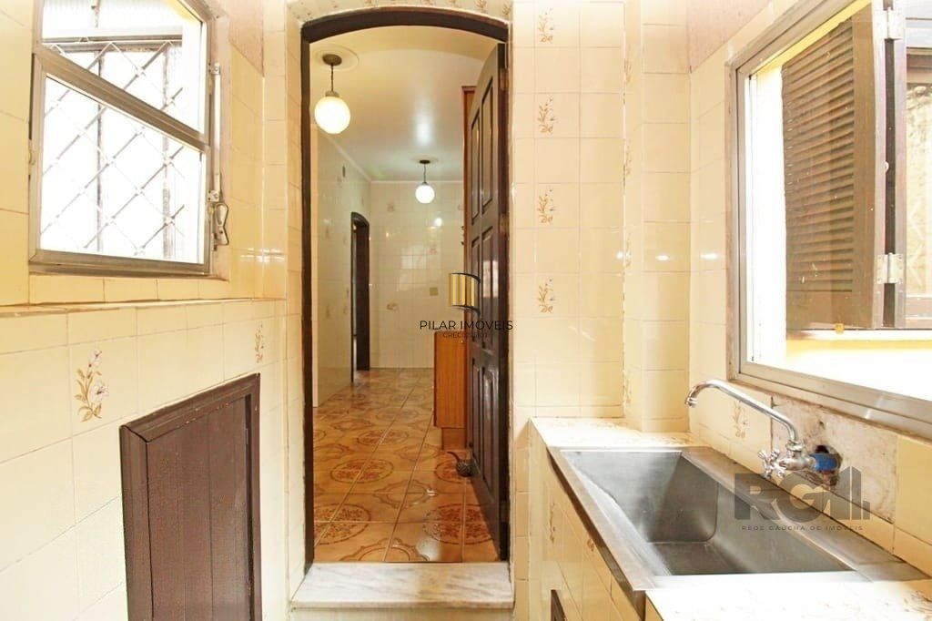 Excelente casa de 154m² com 3 dormitórios e 2 vagas.