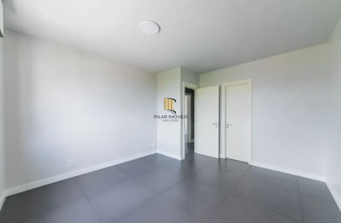 Apartamento com 3 dormitórios  na Zona Sul de Porto Alegre RS.