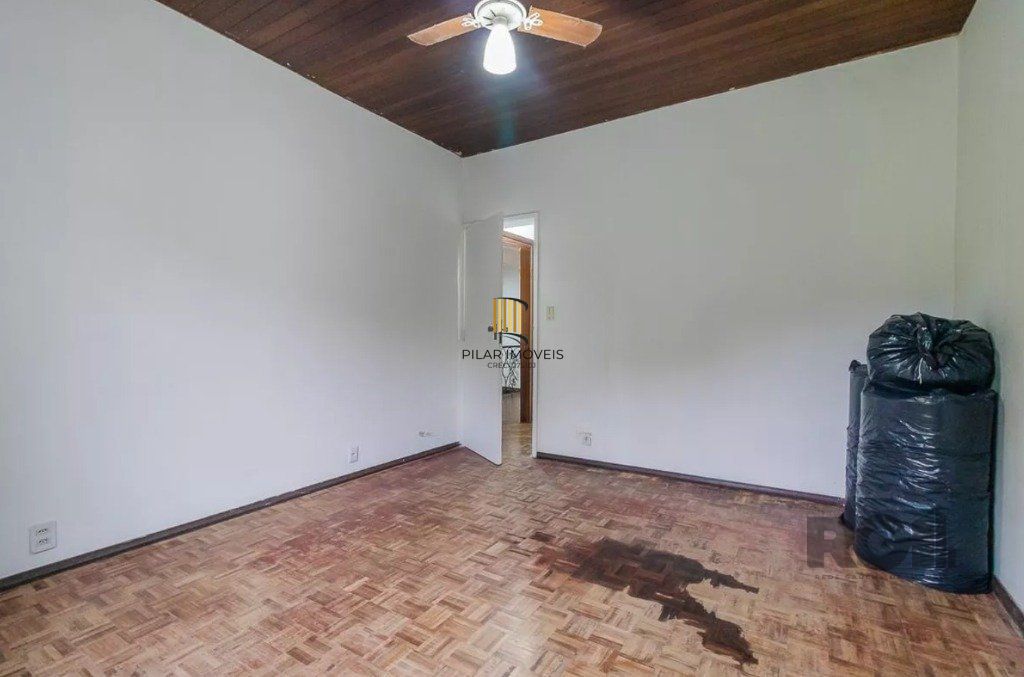 Casa para Venda - 160m², 3 dormitórios, sendo 1 suite, 2 vagas - Teresópolis