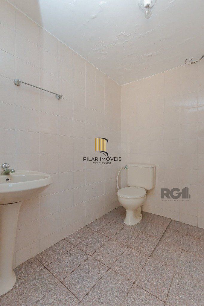 Casa com 4 dormitórios, 4 vagas no bairro Vila Jardim