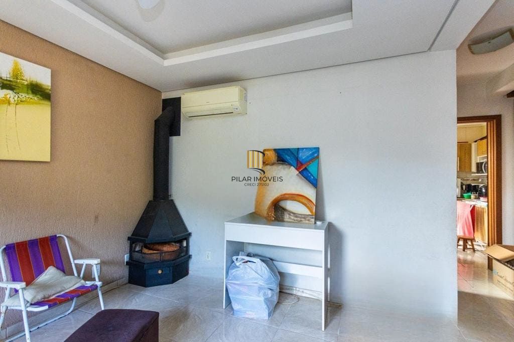 Casa de 3 dormitórios no Bairro Lomba do Pinheiro - Porto Alegre
