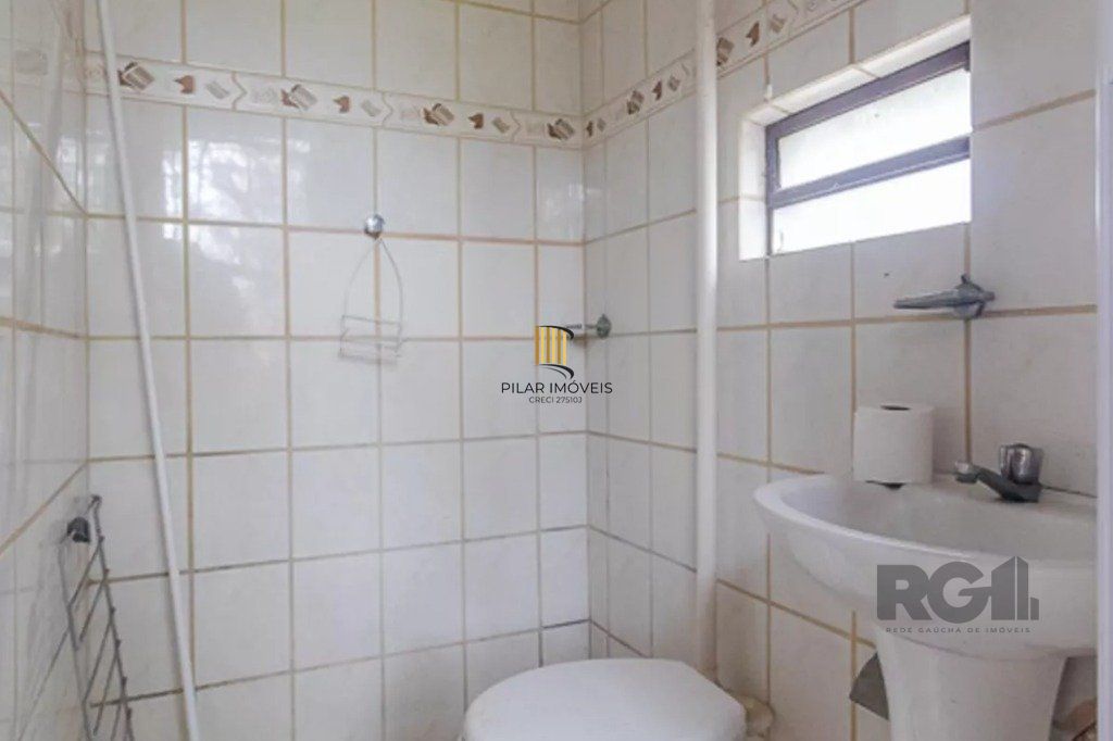 Casa para Venda - 160m², 3 dormitórios, sendo 1 suite, 2 vagas - Teresópolis