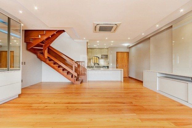 Apartamento à venda em Higienópolis com 236 m², 3 quartos, 1 suíte e 3 vagas.