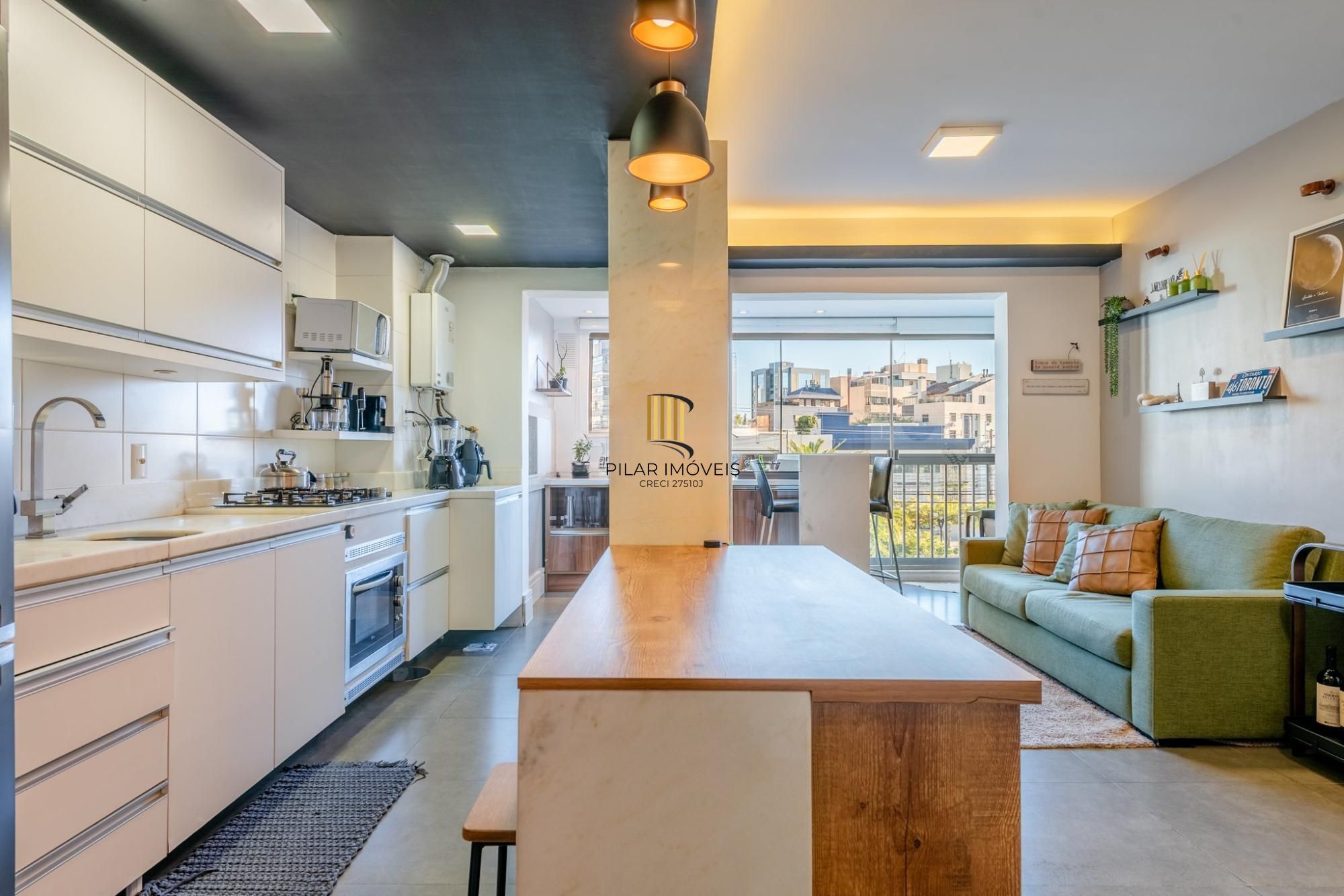 Apartamento de 1 dormitório á venda em Três Figueiras, Porto Alegre.