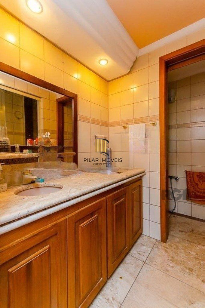 Casa de 3 dormitórios no bairro Vila Jardim