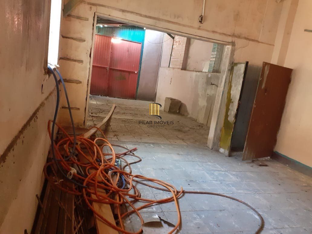 Casa com 3 quartos, 4 vagas e 159m² - Rua General Caldwell - Menino Deus, Porto Alegre