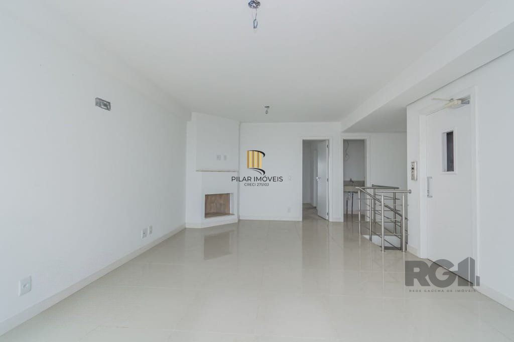 Excelente casa em condomínio de 251m² com 3 suítes e elevador!
