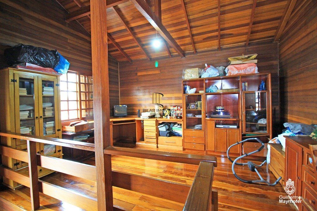 Casa para Venda - 235m², 3 dormitórios, sendo 1 suites, 3 vagas - Sarandi
