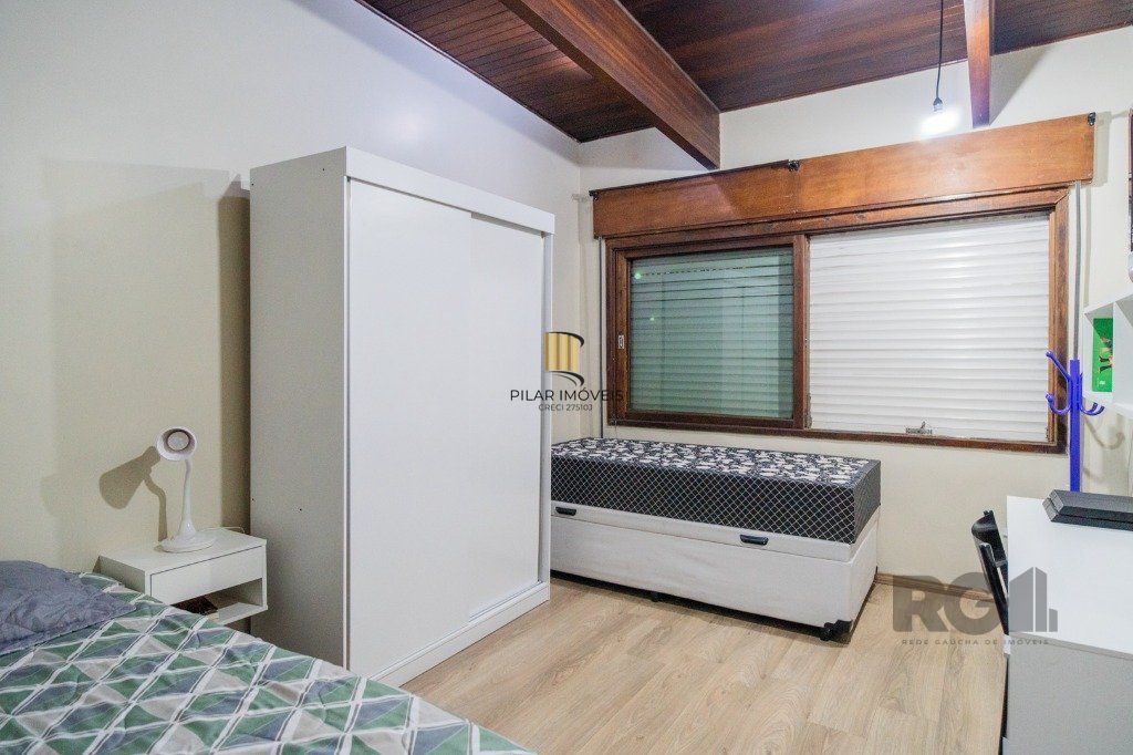 Casa 4 dormitórios no bairro Nonoai