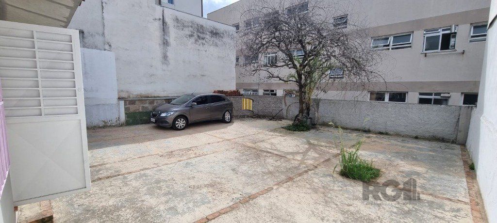 Casa de 2 dormitórios no bairro Petrópolis