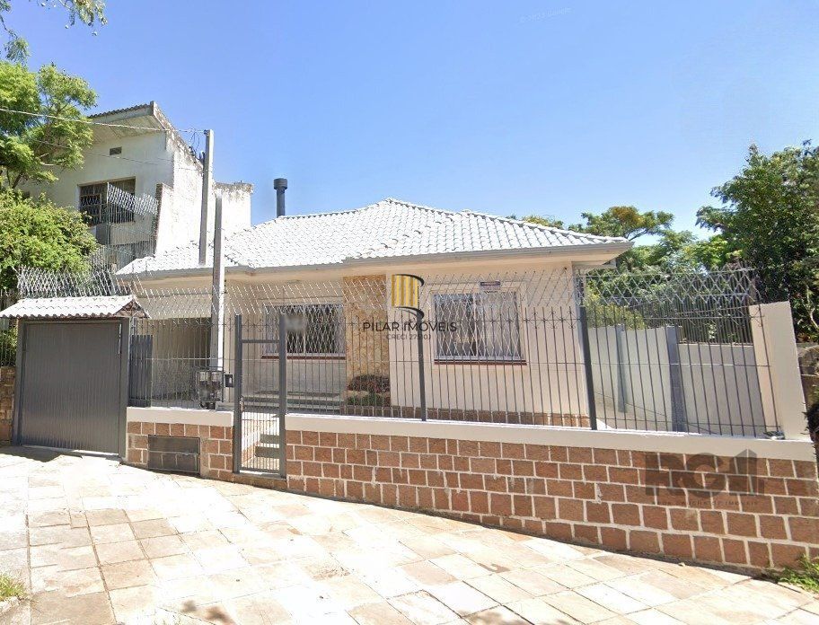 Casa 3 dormitórios no bairro Teresópolis