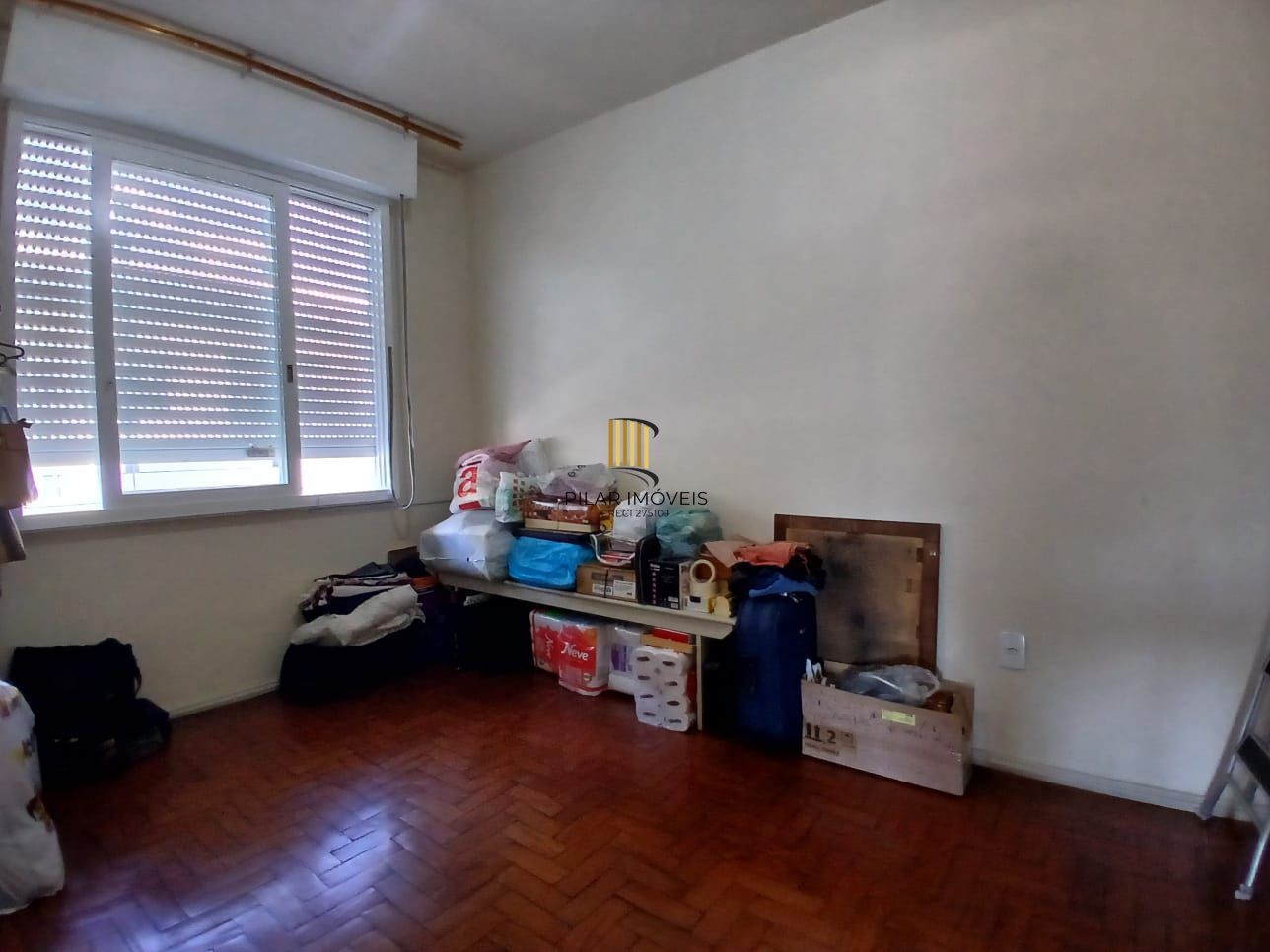 Casa com 03 dormitorios e amplo jardim no bairro Santa Tereza /RS