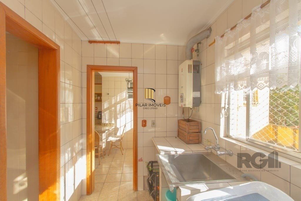 Excelente apartamento de 99m² com 3 dormitórios no bairro Petrópolis.