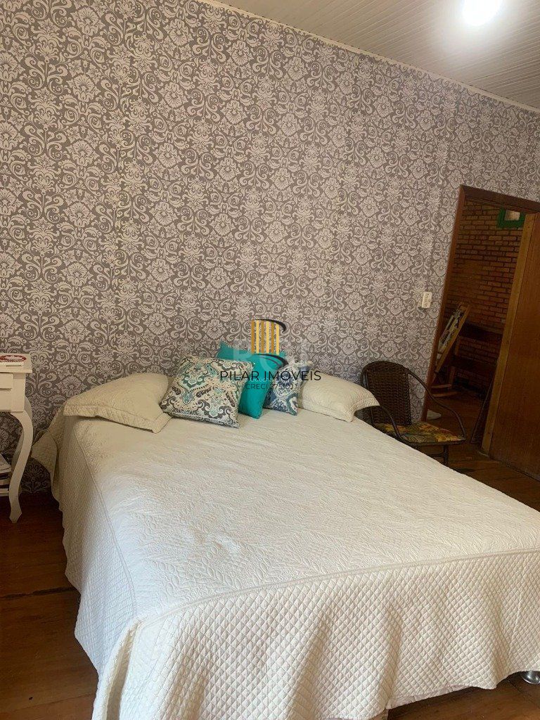 Casa 4 Dormitório(s) Bairro Nonoai