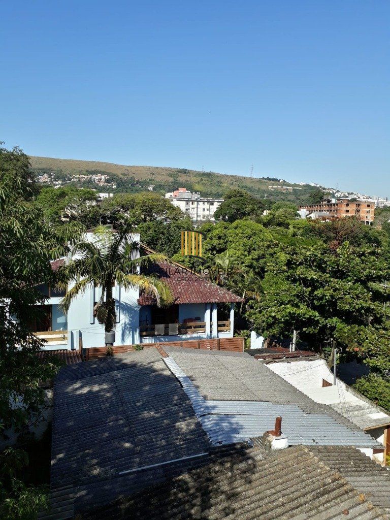 Casa 4 dormitórios no bairro Nonoai