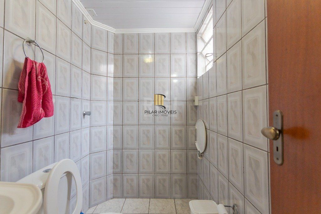 Casa 4 Dormitório(s) Bairro Glória
