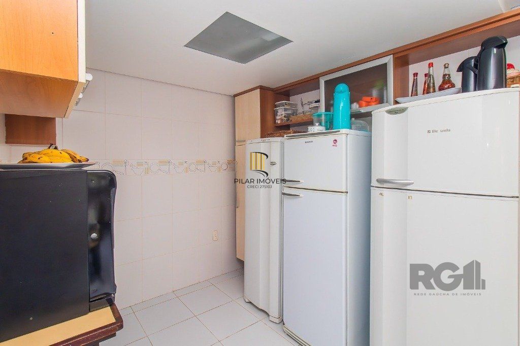 Casa com 4 dormitórios, 3 vagas no bairro Santo Antônio