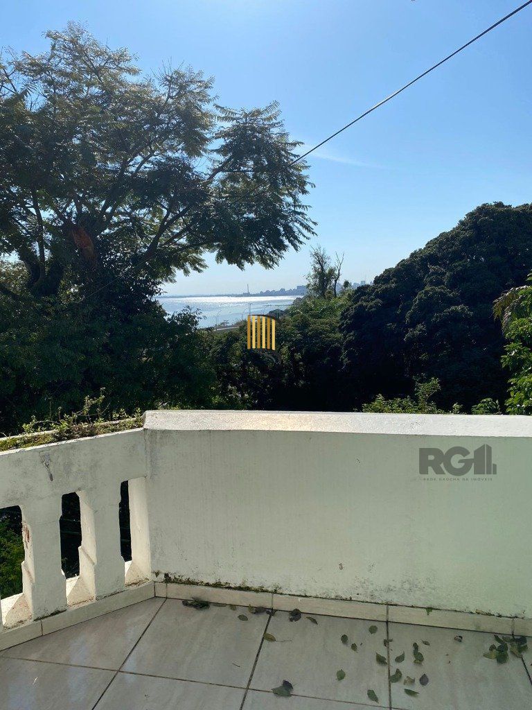 Casa 4 dormitórios no bairro Cristal