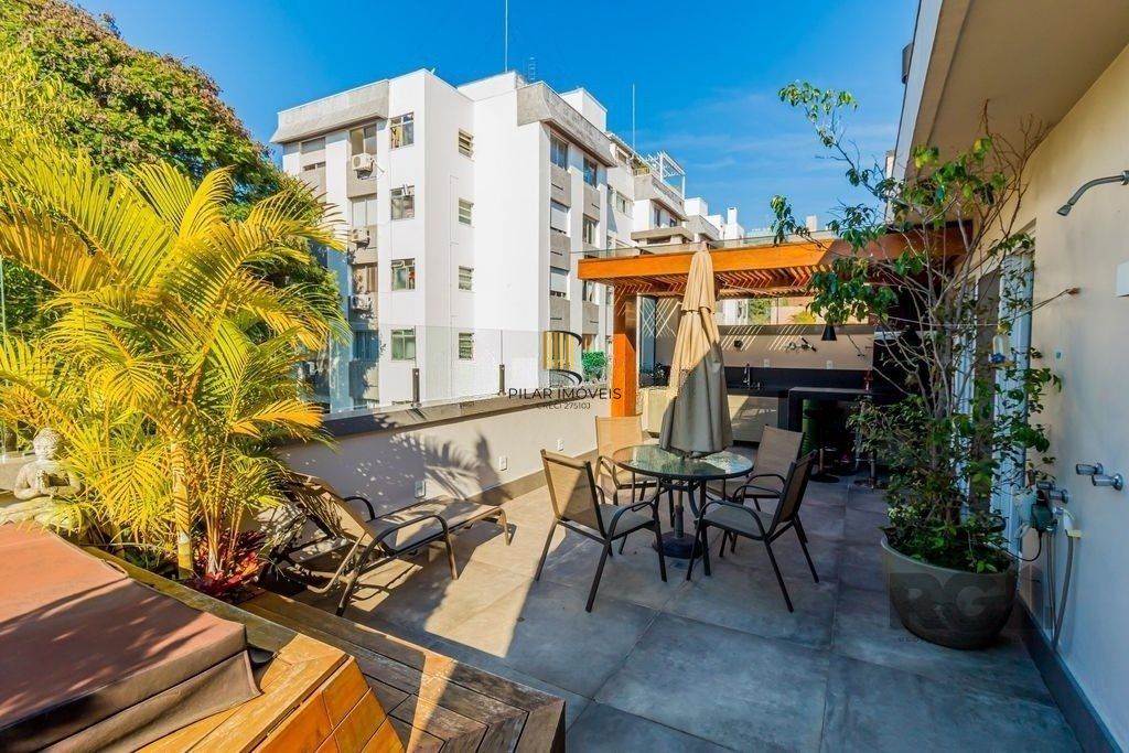 Excelente cobertura de 182m² com 3 dormitórios e 2 vagas.