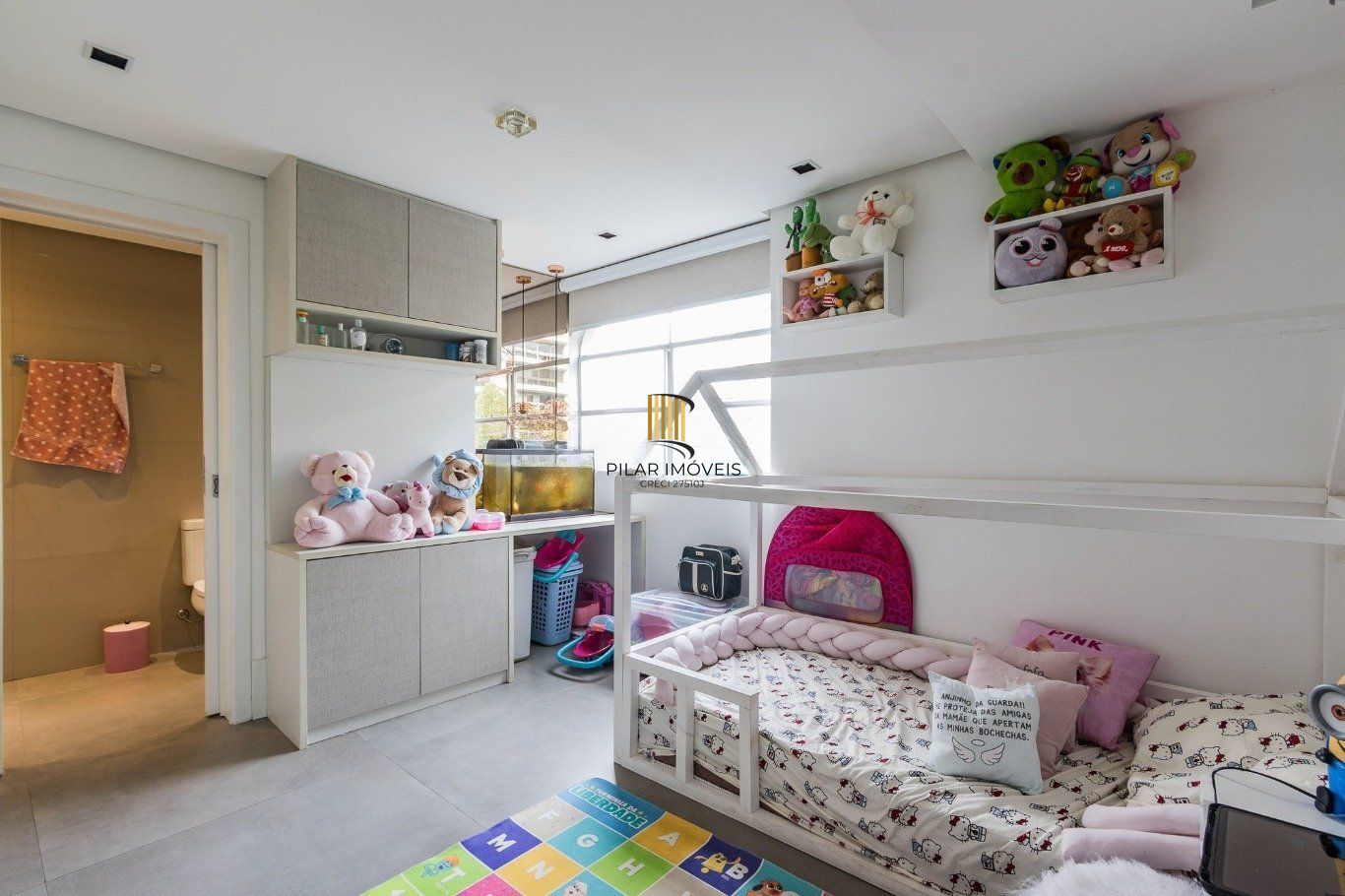 Cobertura de 3 dormitórios à venda em Mont'Serrat, Porto Alegre.