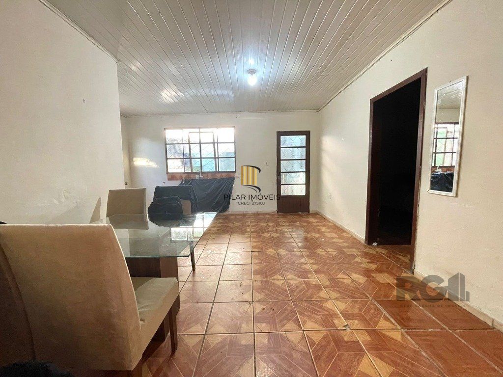 Excelente casa de 130m² com 2 dormitórios e piscina.