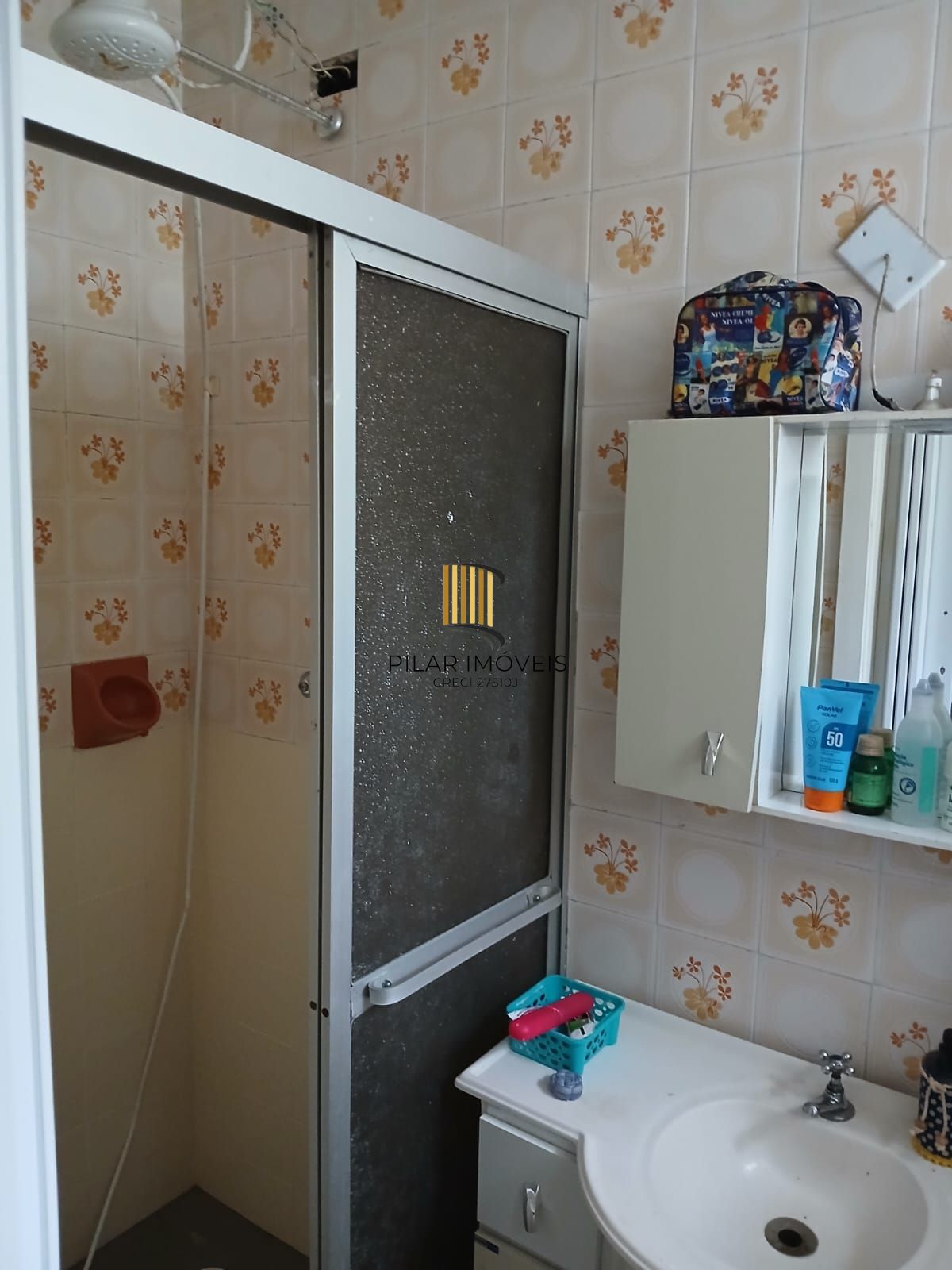 Apartamento de 02 dormitorios na Rua Nunes,bairro Medianeira -Porto Alegre