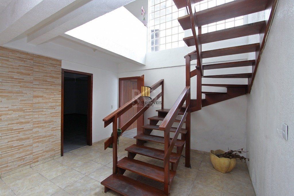 Casa para Locação/Aluguel - 240m², 4 dormitórios, 6 vagas - Nonoai