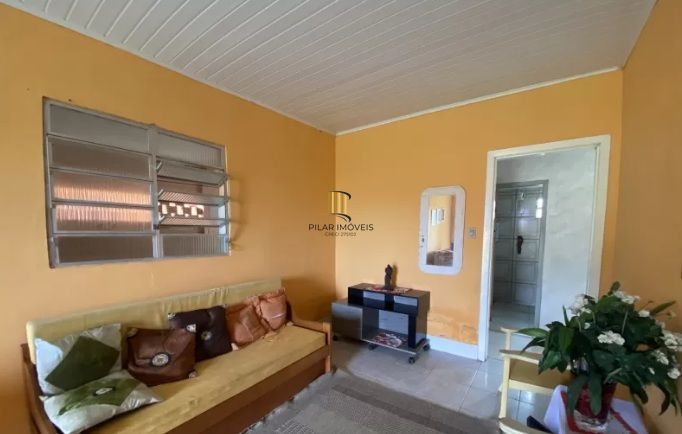 2 casas no pátio em Magistério