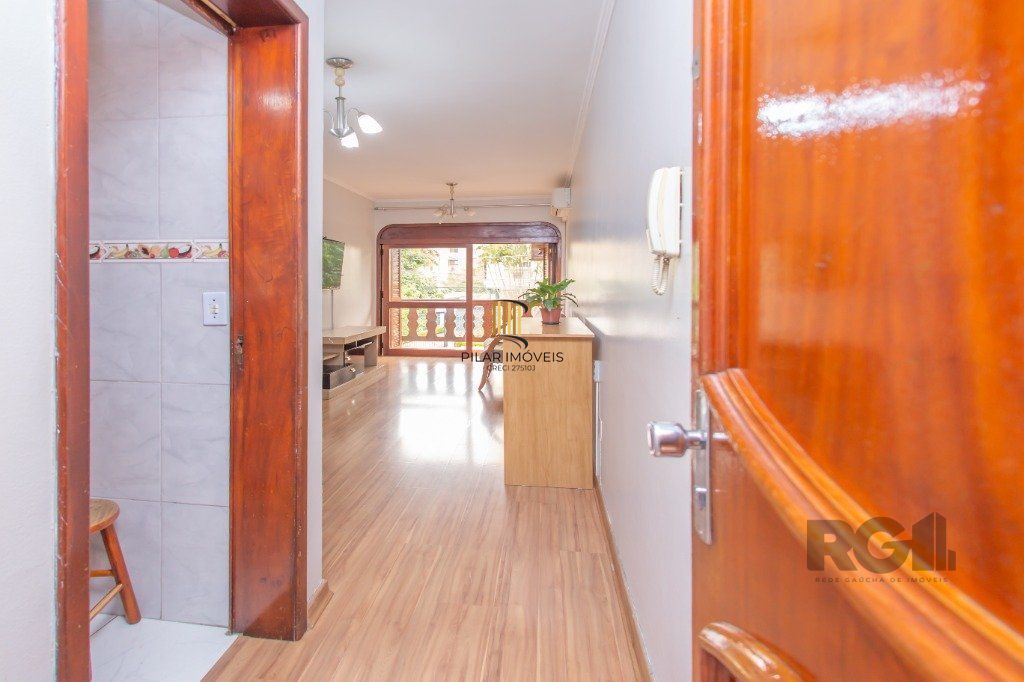 Apartamento 2 dormitórios e 2 banheiros no bairro Santa Cecília